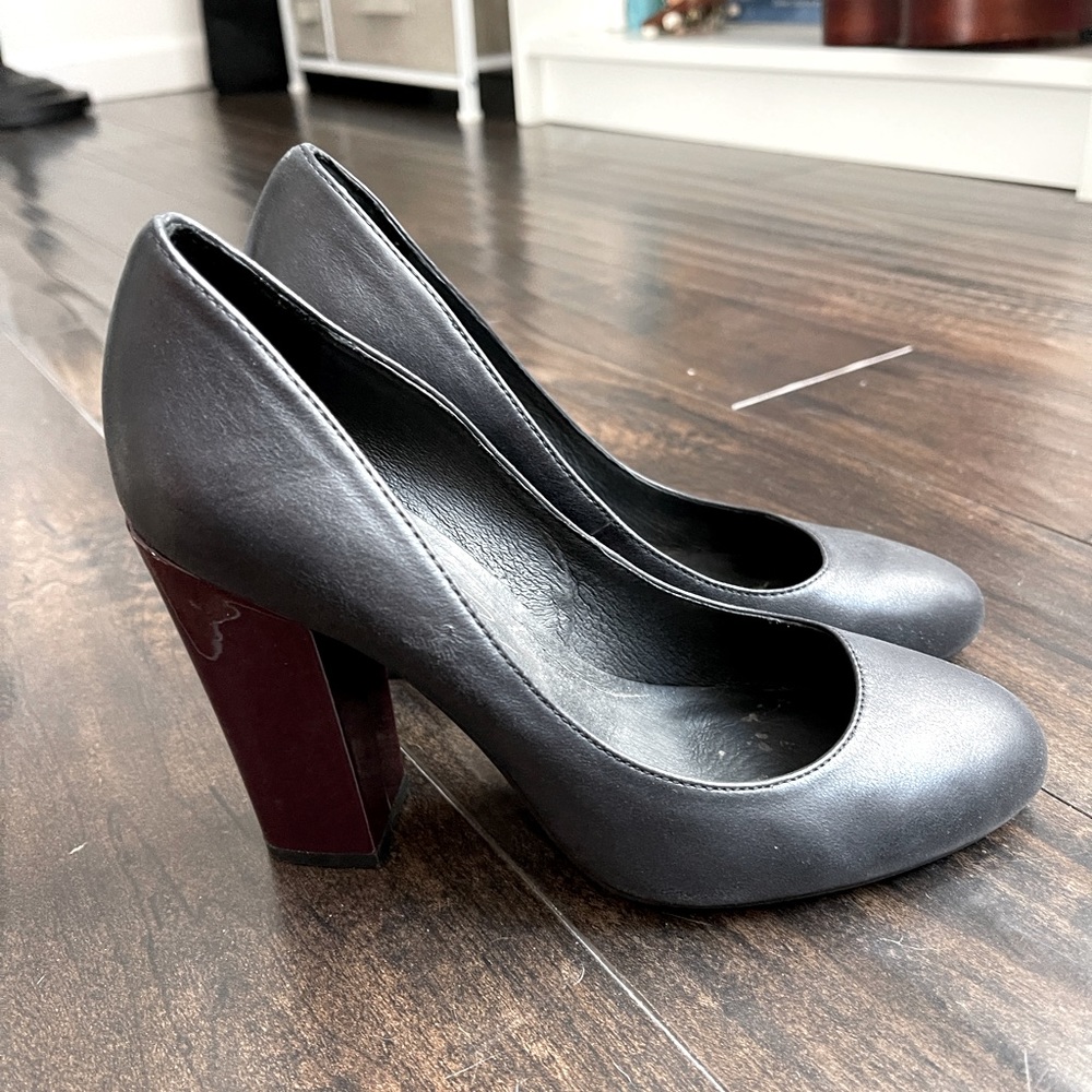 Shoes of Prey Black Pumps w/ Burgundy Heel